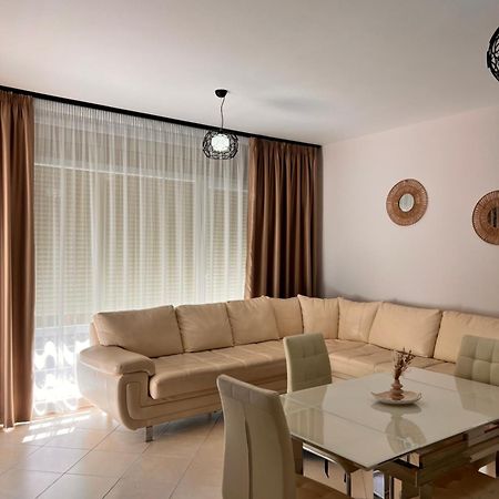 דורס Gjiri Lalzit Home מראה חיצוני תמונה